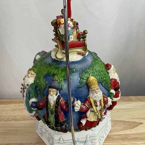 Christopher Radko Christmas Ornament - Santa's Around the World II - 2001 - Picture 10 of 12